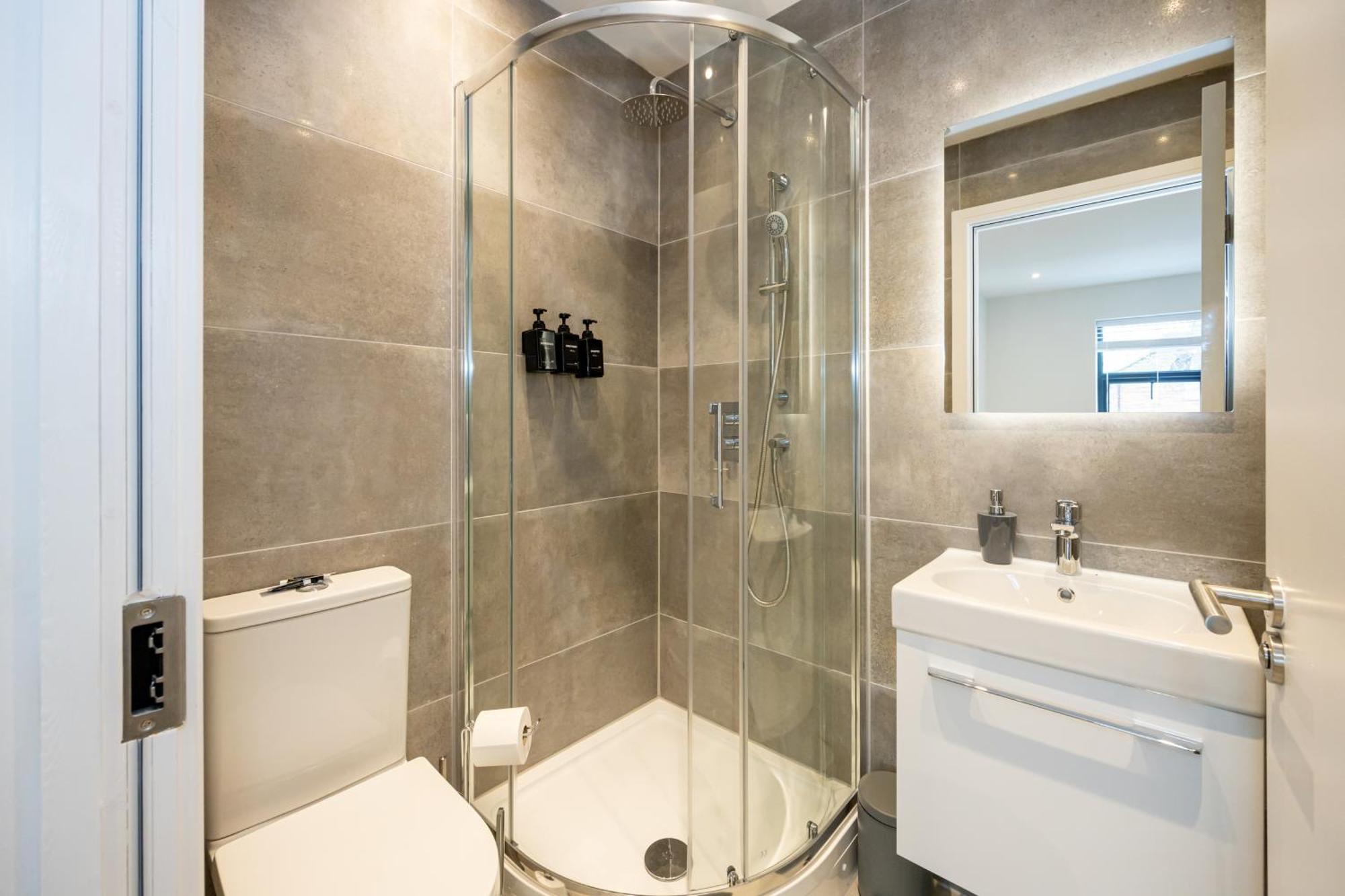 Modern 2 Bed Near Wythenshawe Hospital And Manchester Airport With Parking Exterior foto
